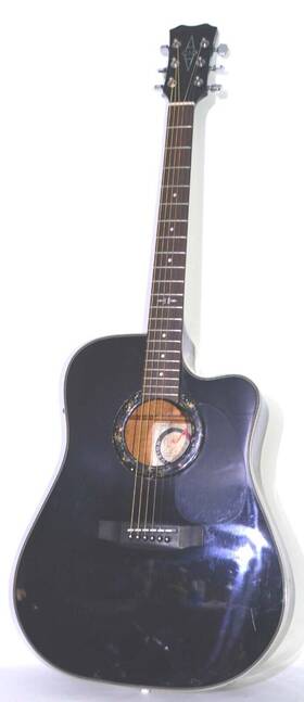 102780 Alvarez Fusion Acoustic Electric Cutaway Great Cond. Prosetup Hardcase