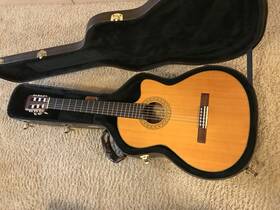 Cy128ce Alvarez Yairi Classical Electric Guitar In Mint Condition With Hard Case
