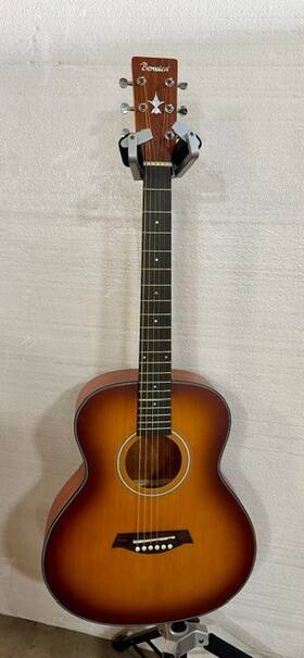 Benssica Sq-05 Open Box 36 1/2 Inch Acoustic Guitar Spruce Top Mahogany Back And Sides