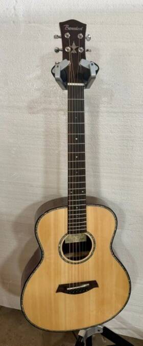 Benssica Sq-sm-10 37 Inch Acoustic Guitar Solid Spruce Top Mahogany Back And Sides