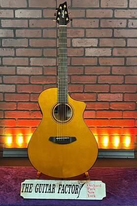 Breedlove Perprothinline-0609-u Performer Pro Concert Thinline Ce- Natural Aged Toner With Hard Case