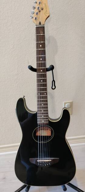 00093000 Fender Stratacoustic
