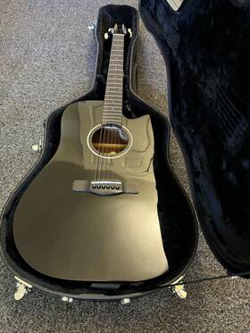 D-1ce Greg Bennett Design Acoustic/ Electric Guitar And Gator Case