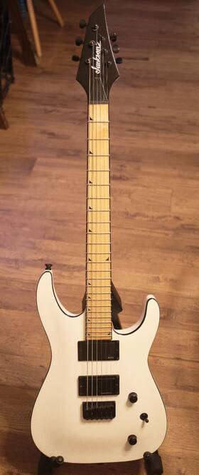 Slathxmg3-6 Jackson Sls Soloist Electric Guitar - Alpine White Emg And Sd Pickup