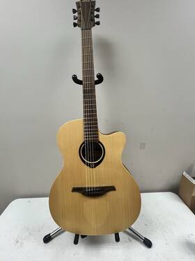 T70ace-nat Lag Tramontane Auditorium Cutaway Electro-acoustic Guitar. Hard Case