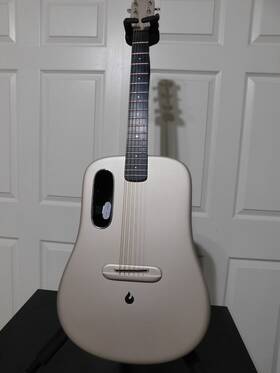 L9220009 Lava Music Me 4 38 Inch Carbon Fiber Guitar Airflow Bag Soft Gold Color Pre-owned