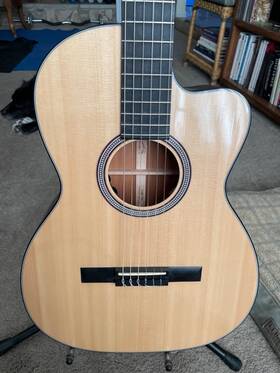000c12-16 Martin Nylon String Acoustic Electric Guitar With Gig Bag