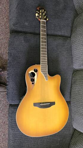 Cdx40-pb-g Ovation Celebrity Deluxe Guitar - Peach Burst Open Box