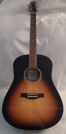 Seagull 039975000538 Guitar S6 Spruce Sunburst Godin Q1t 4/4 Hard Shell Case Quebec Can