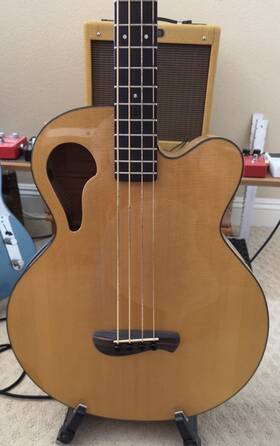 Cb28c Tacoma Thunderchief Acoustic-electric Bass Guitar Jumbo 4-string Natural