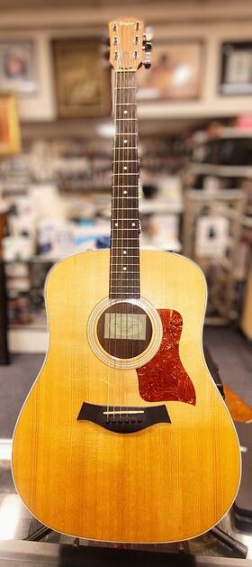 210e-g Taylor Acoustic Guitar 2011