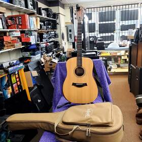Academy10e-24 Taylor Very Good Academy 10e Dreadnought Acoustic-electric Guitar With Gig Bag