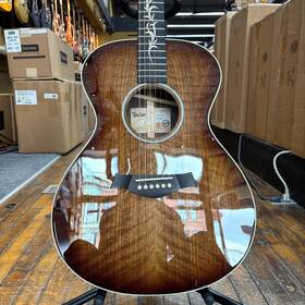 C22e Taylor Custom Catch #25 Figured Walnut/rosewood Grand Auditorium Guitar