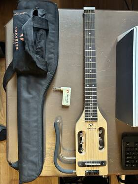Ullo950 Traveler Guitar Ultra-light Left-handed Travel With Gig Bag And Headphone Amp