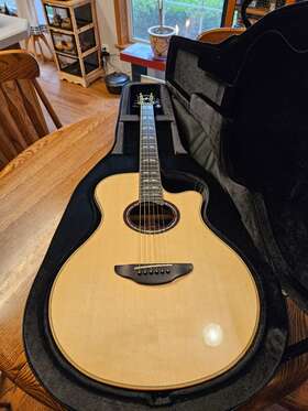1200ii Yamaha Apx Acoustic/electric Guitar
