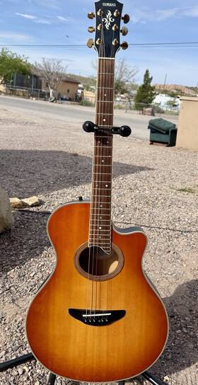 Yamaha Apx70 Acoustic Electric Guitar With Case