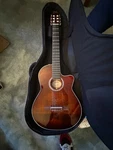 Godin Arena Pro Cw Bourbon Burst Eq Classical Guitar W/bag - Excellent Condition. Fixed Price $950.00.