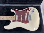 Fender Stratocaster - Usa (P28015140). Fixed Price $1199.99.