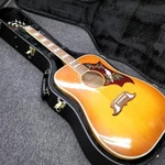 Gibson Dove Quilt 2016 Used Acoustic Guitar. Fixed Price $8094.77.